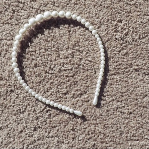 Faux pearl hair hoop - Picture 1 of 2